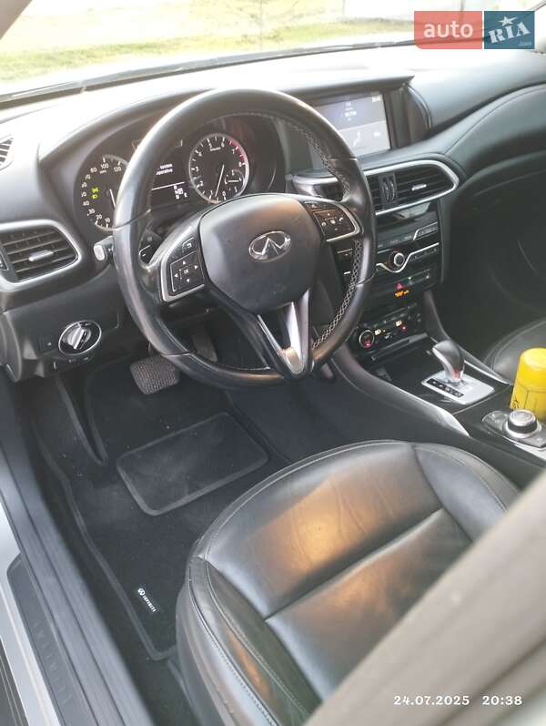 Внедорожник / Кроссовер Infiniti QX30 2017 в Здолбунове