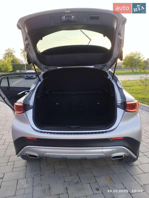 Внедорожник / Кроссовер Infiniti QX30 2017 в Здолбунове