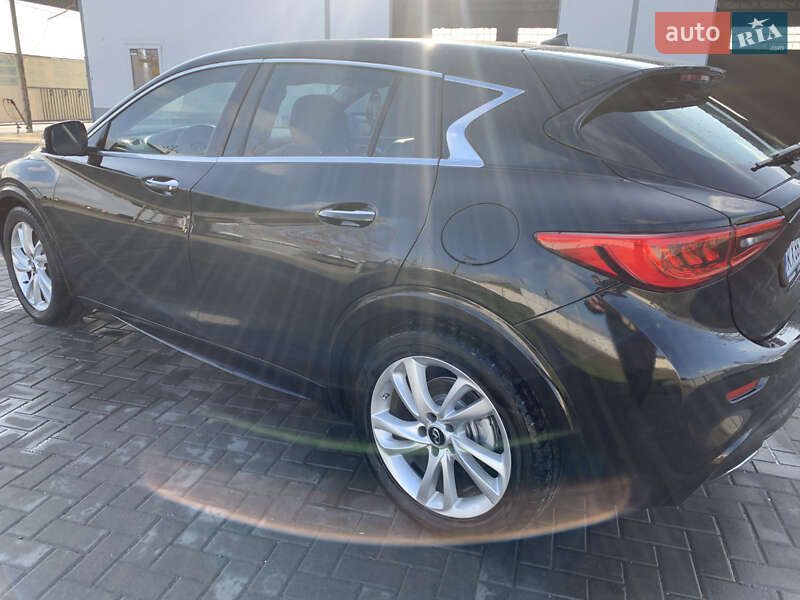 Внедорожник / Кроссовер Infiniti QX30 2017 в Васищево