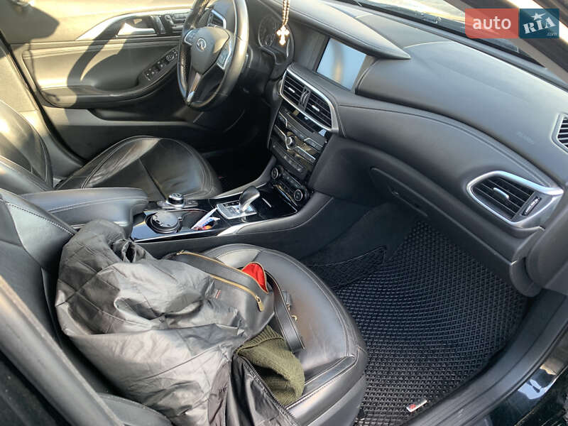 Внедорожник / Кроссовер Infiniti QX30 2017 в Васищево