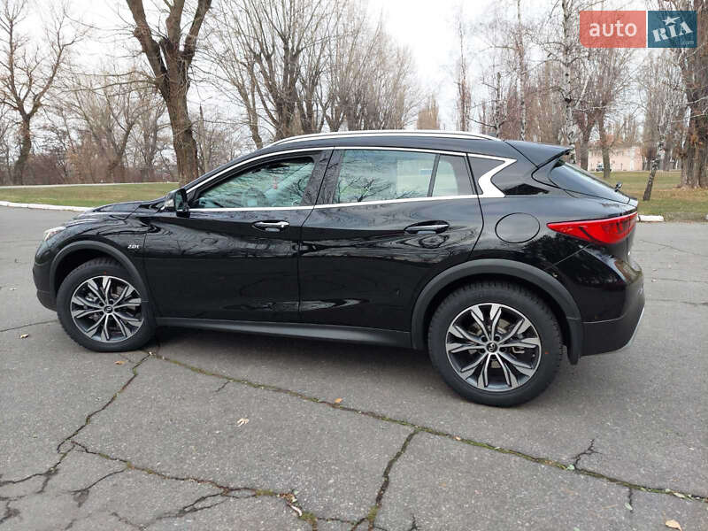 Позашляховик / Кросовер Infiniti QX30 2016 в Кременчуці
