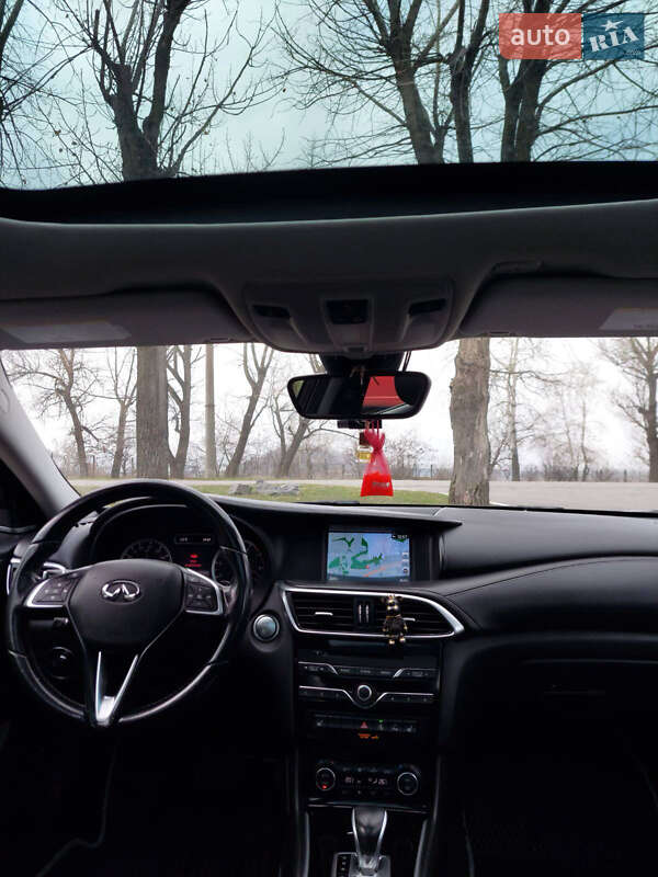 Позашляховик / Кросовер Infiniti QX30 2016 в Кременчуці