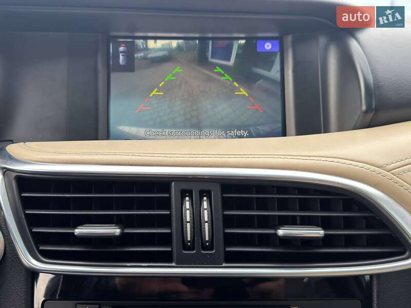 Позашляховик / Кросовер Infiniti QX30 2016 в Львові