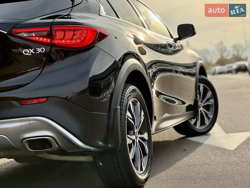 Позашляховик / Кросовер Infiniti QX30 2016 в Києві фото 14 Позашляховик / Кросовер Infiniti QX30 2016 в Києві