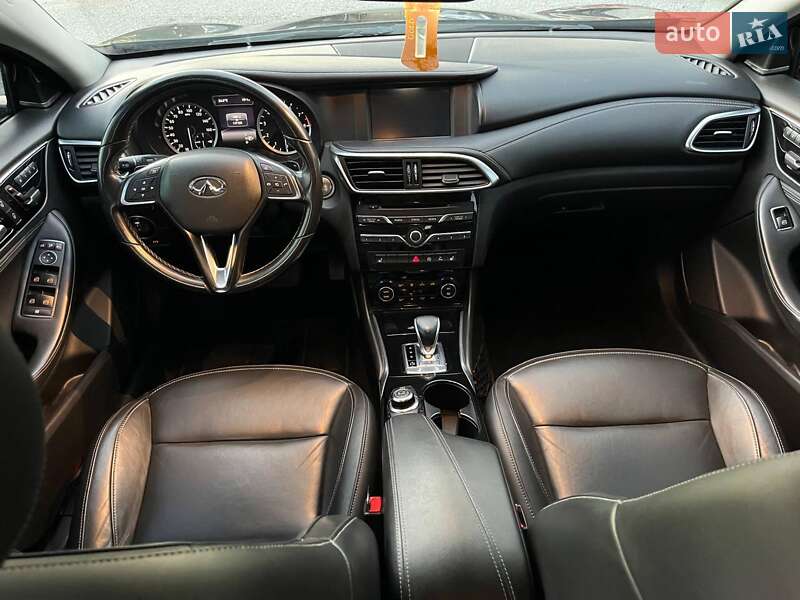Внедорожник / Кроссовер Infiniti QX30 2016 в Днепре фото 4 Внедорожник / Кроссовер Infiniti QX30 2016 в Днепре