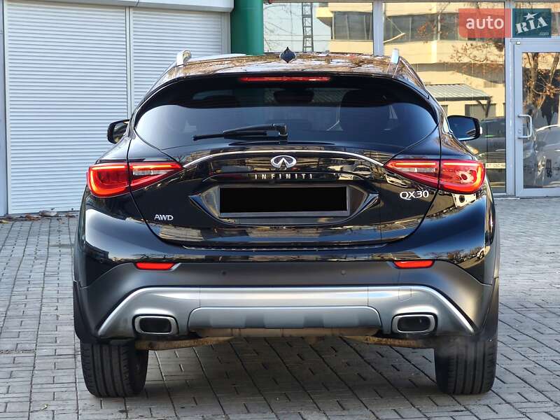 Внедорожник / Кроссовер Infiniti QX30 2016 в Днепре фото 7 Внедорожник / Кроссовер Infiniti QX30 2016 в Днепре