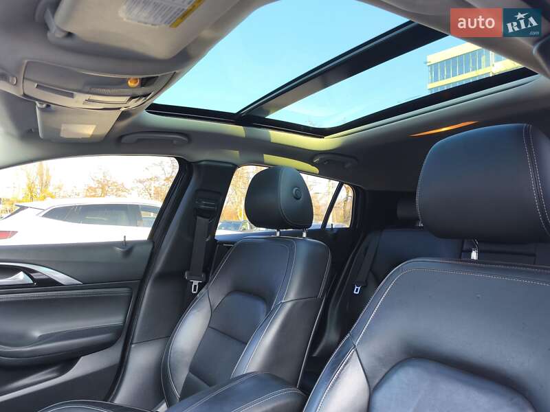 Внедорожник / Кроссовер Infiniti QX30 2016 в Днепре фото 16 Внедорожник / Кроссовер Infiniti QX30 2016 в Днепре