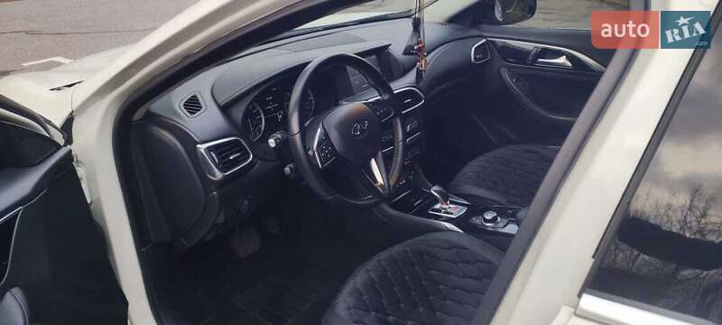 Позашляховик / Кросовер Infiniti QX30 2018 в Києві