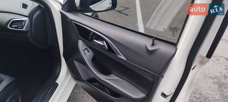 Позашляховик / Кросовер Infiniti QX30 2018 в Києві