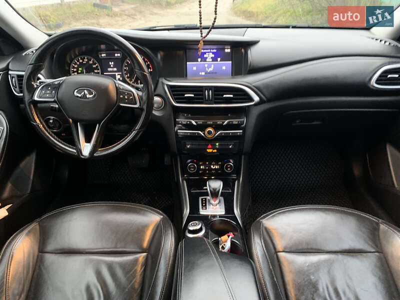 Внедорожник / Кроссовер Infiniti QX30 2017 в Васищево