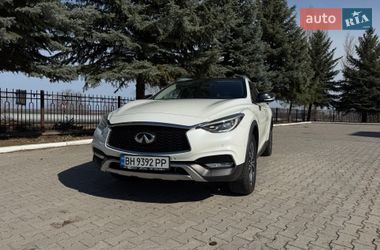 Позашляховик / Кросовер Infiniti QX30 2016 в Южноукраїнську