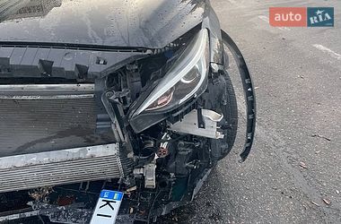 Позашляховик / Кросовер Infiniti QX30 2018 в Вишневому