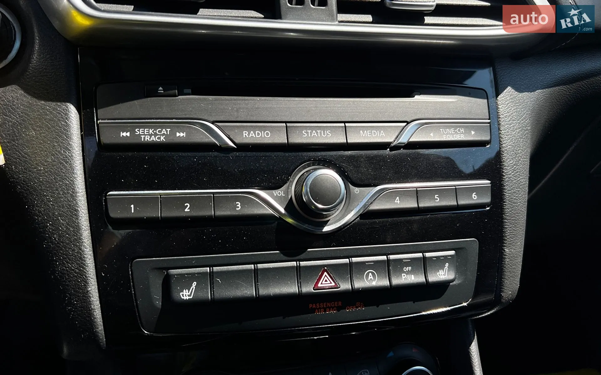 2016 Infiniti QX30 - мініатюра 18