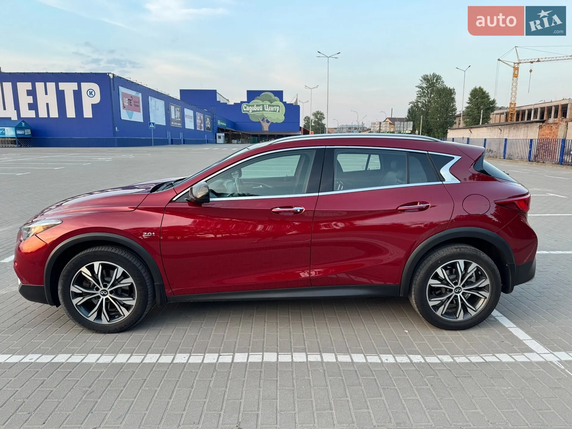 Infiniti QX30 2018 VIN SJKCH5CR4KA006987 фото оголошення 4 з 25