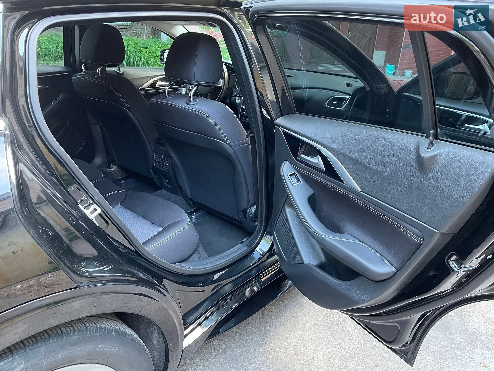 2017 Infiniti QX30 - мініатюра 26