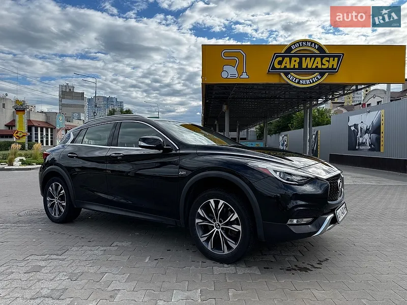 Infiniti QX30