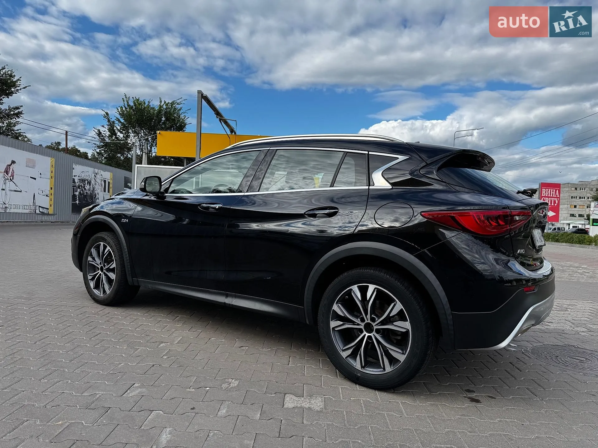 2016 Infiniti QX30 - мініатюра 3