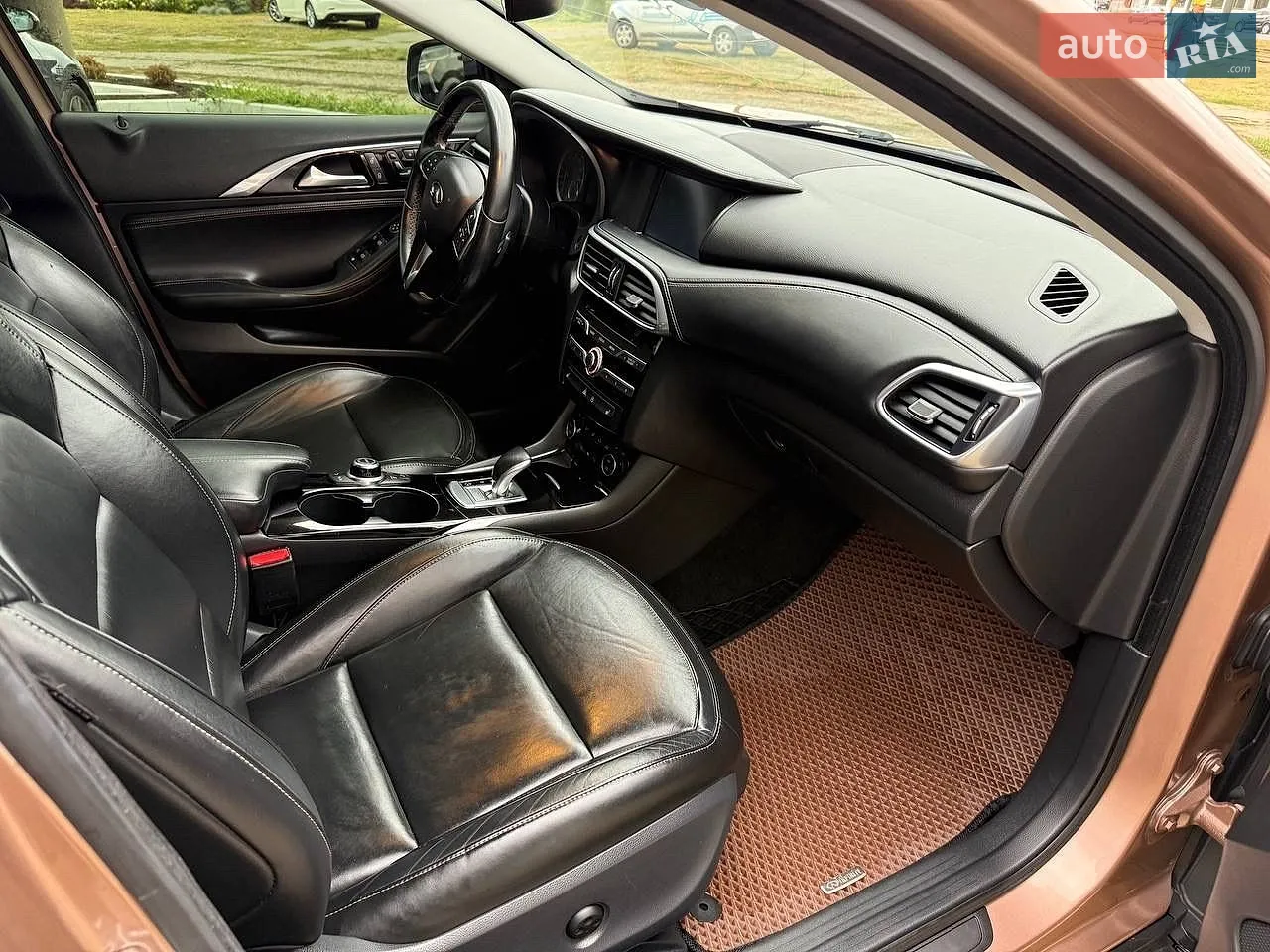 2016 Infiniti QX30 - мініатюра 12