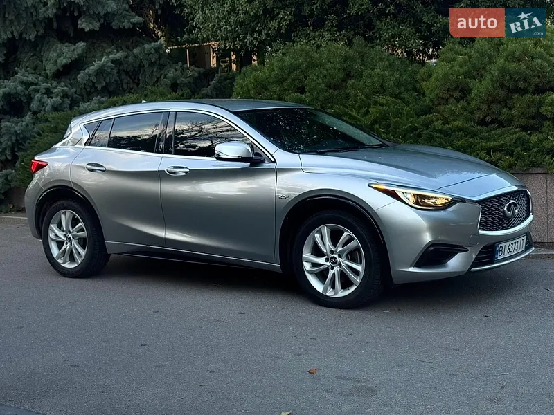 Infiniti QX30
