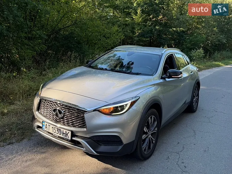 Infiniti QX30