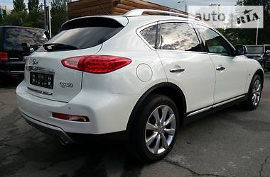 Внедорожник / Кроссовер Infiniti QX50 2016 в Киеве