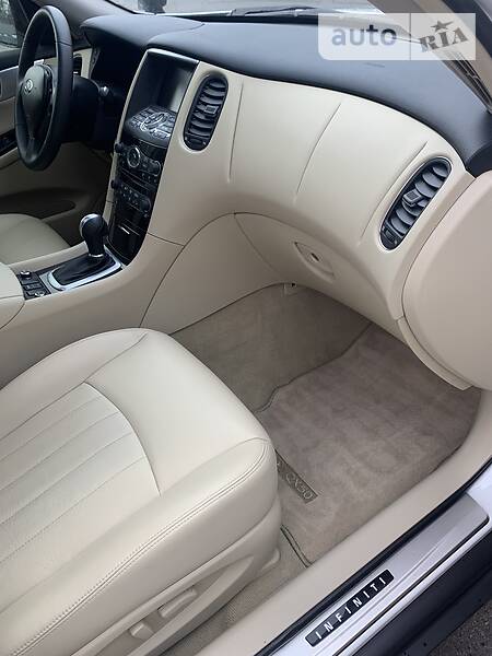 Позашляховик / Кросовер Infiniti QX50 2016 в Києві