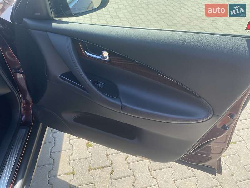 Позашляховик / Кросовер Infiniti QX50 2015 в Чернівцях