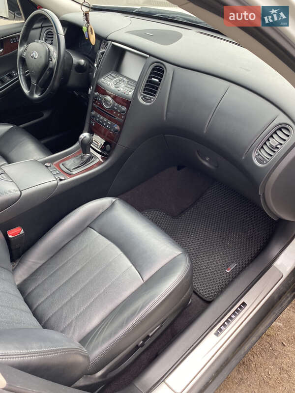 Позашляховик / Кросовер Infiniti QX50 2015 в Миколаєві