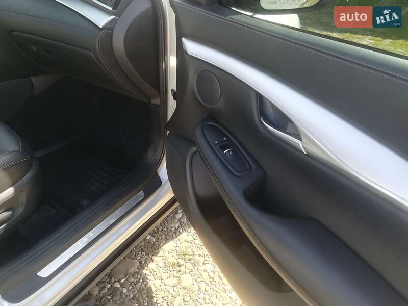 Внедорожник / Кроссовер Infiniti QX50 2018 в Виноградове