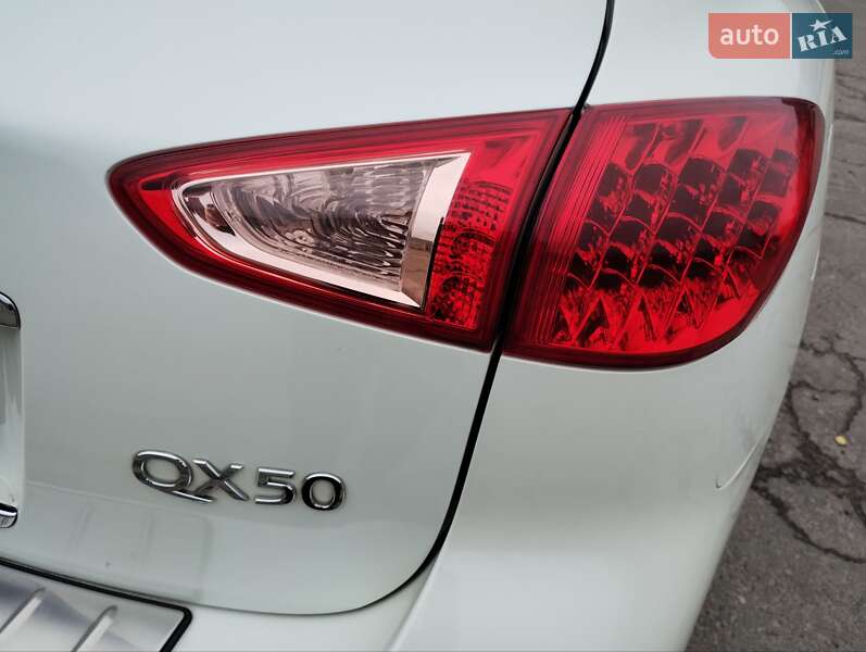 Внедорожник / Кроссовер Infiniti QX50 2017 в Ровно