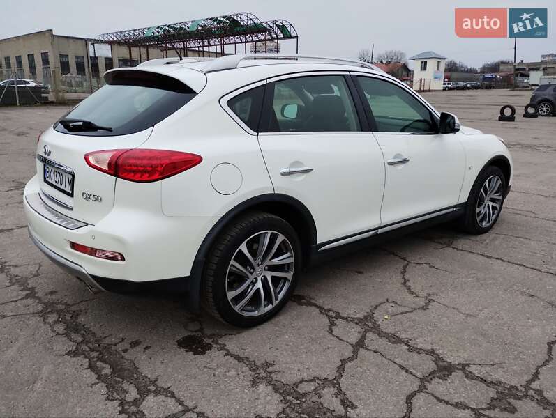 Внедорожник / Кроссовер Infiniti QX50 2017 в Ровно