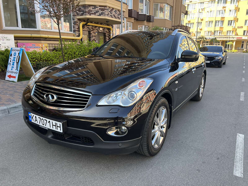 Внедорожник / Кроссовер Infiniti QX50 2014 в Вишневом