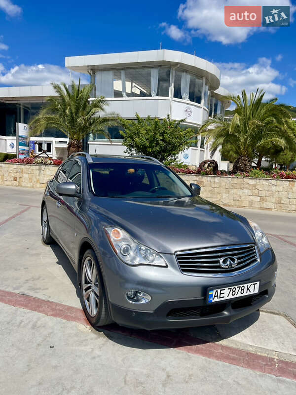 Позашляховик / Кросовер Infiniti QX50 2015 в Дніпрі