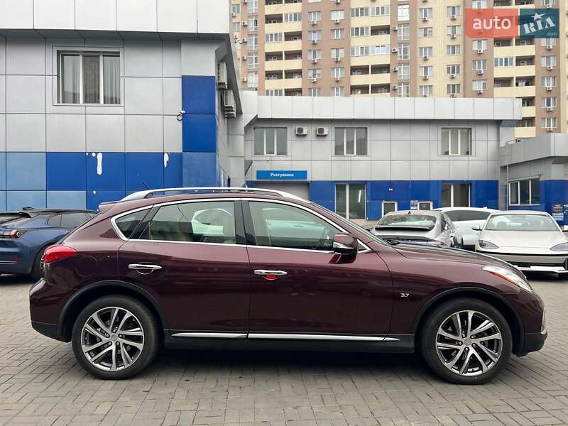 Внедорожник / Кроссовер Infiniti QX50 2016 в Одессе