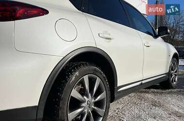 Внедорожник / Кроссовер Infiniti QX50 2016 в 