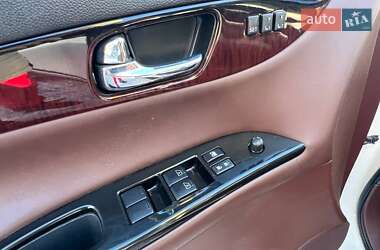 Внедорожник / Кроссовер Infiniti QX50 2016 в 