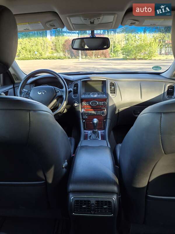 Позашляховик / Кросовер Infiniti QX50 2017 в Миколаєві