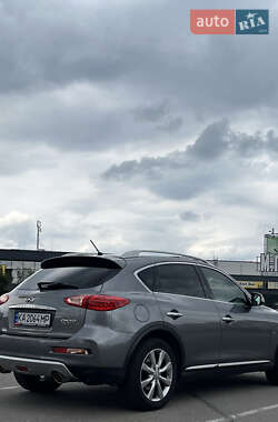 Внедорожник / Кроссовер Infiniti QX50 2017 в 