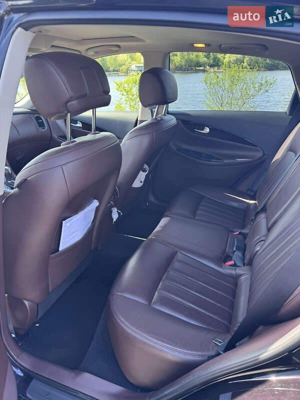 Внедорожник / Кроссовер Infiniti QX50 2016 в Киеве