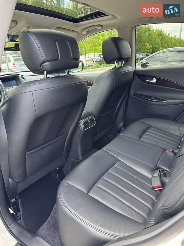 Внедорожник / Кроссовер Infiniti QX50 2013 в Киеве