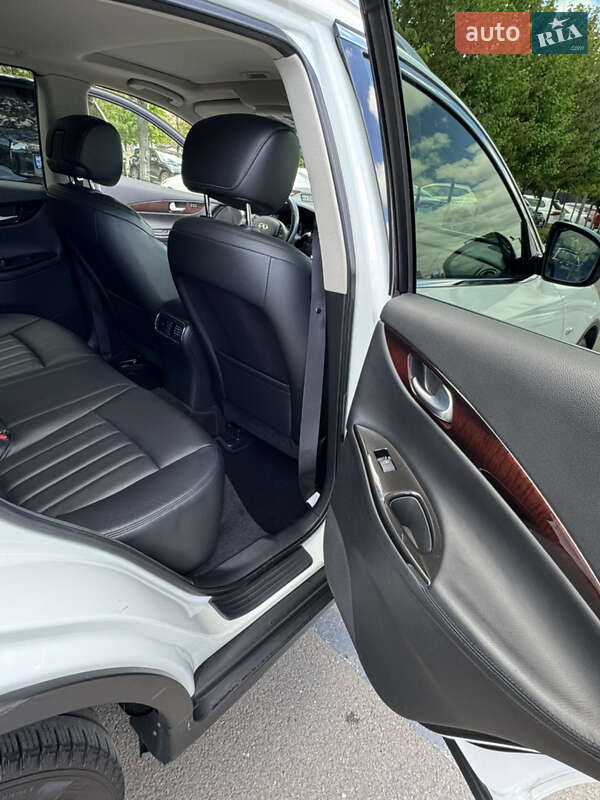 Внедорожник / Кроссовер Infiniti QX50 2013 в Киеве