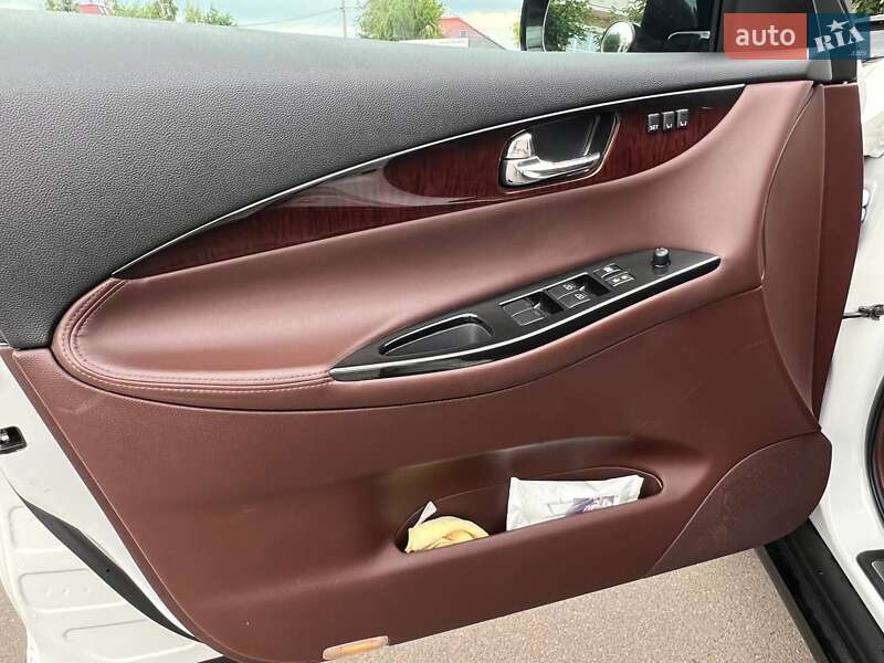 Позашляховик / Кросовер Infiniti QX50 2016 в Києві