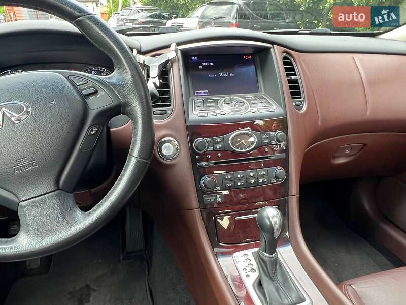 Позашляховик / Кросовер Infiniti QX50 2016 в Києві
