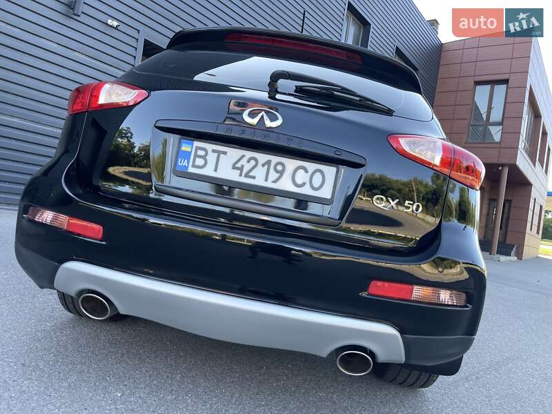 Позашляховик / Кросовер Infiniti QX50 2016 в Харкові