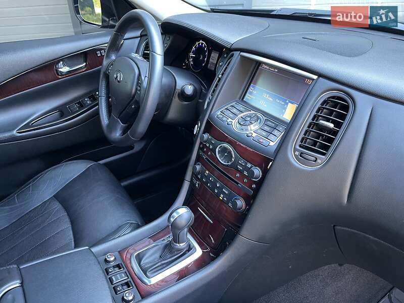 Позашляховик / Кросовер Infiniti QX50 2016 в Харкові