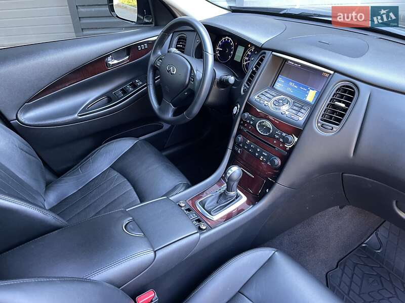 Позашляховик / Кросовер Infiniti QX50 2016 в Харкові