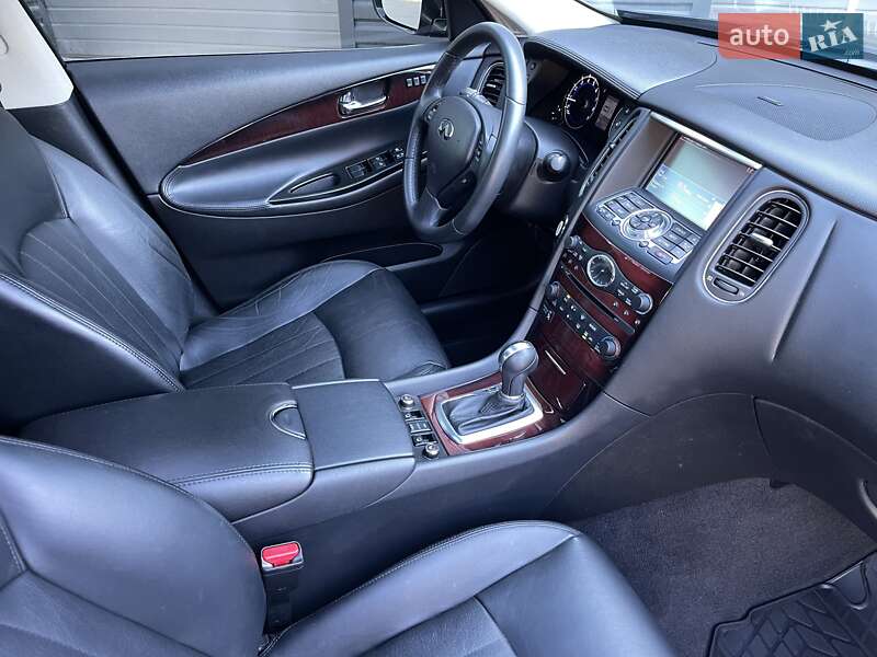 Позашляховик / Кросовер Infiniti QX50 2016 в Харкові