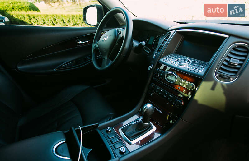 Внедорожник / Кроссовер Infiniti QX50 2017 в Ивано-Франковске