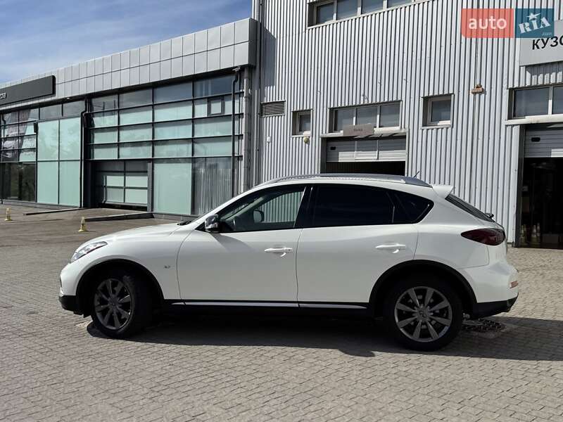 Внедорожник / Кроссовер Infiniti QX50 2016 в Запорожье