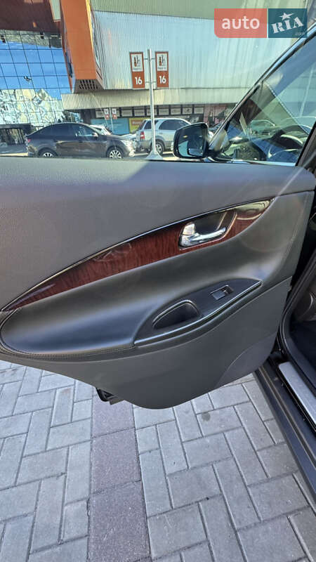 Внедорожник / Кроссовер Infiniti QX50 2017 в Маневичах